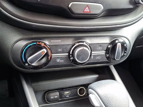 Certified 2023 Kia Soul LX w/ LX Technology Package FWD image 15