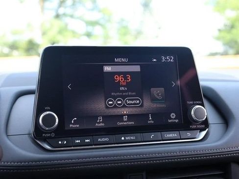 Certified 2025 Nissan Rogue SV w/ SV Premium Package FWD image 13