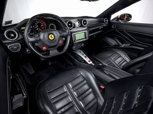 Used 2016 Ferrari California T image 29