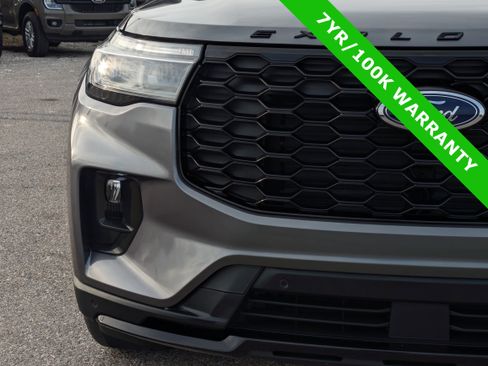 Certified 2025 Ford Explorer ST-Line w/ ST-Line Street Pack image 9