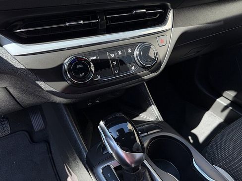 Used 2024 Buick Envista Preferred w/ Convenience I Package image 12