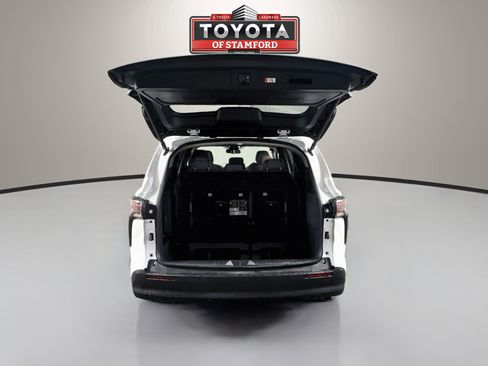 Certified 2026 Toyota Sienna LE AWD/4WD image 24