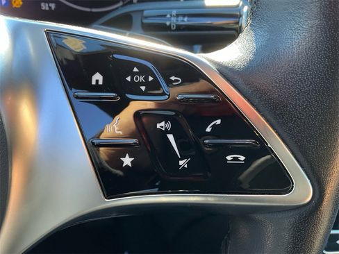 Used 2024 Mercedes-Benz GLC 300 4MATIC image 28