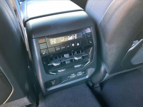 Certified 2023 Jeep Grand Cherokee Overland w/ Luxury Tech Group IV image 18