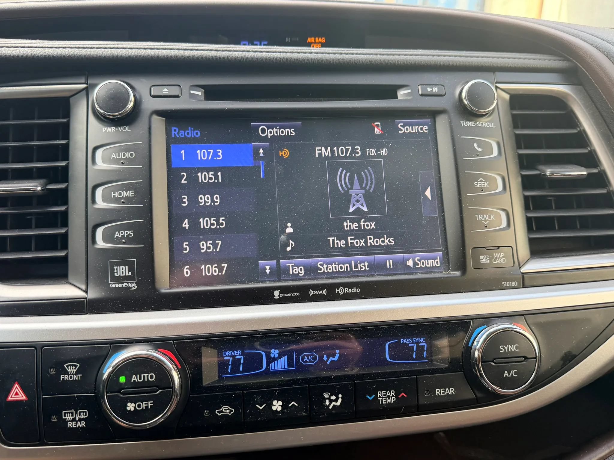 Used 2018 Toyota Highlander Limited FWD image 16