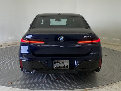 Used 2026 BMW 750e xDrive w/ Executive Package AWD/4WD image 9