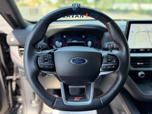 Used 2025 Ford Explorer ST AWD/4WD image 3