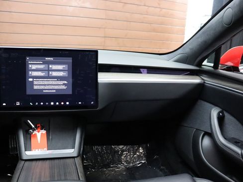 Used 2022 Tesla Model S AWD image 47