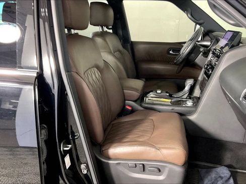 Used 2023 Nissan Armada Platinum w/ Captain's Chairs Package AWD/4WD image 10