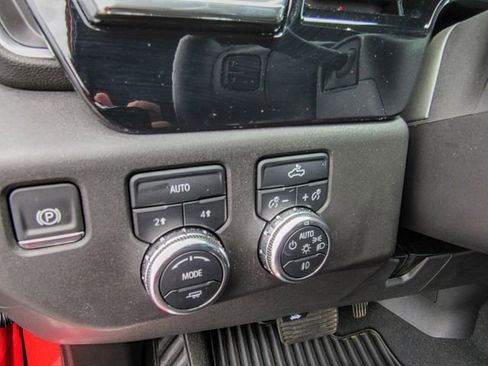 New 2025 GMC Sierra 1500 Elevation image 21