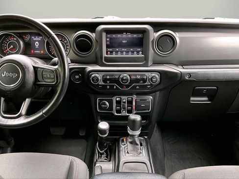 Certified 2022 Jeep Gladiator Sport AWD/4WD image 12