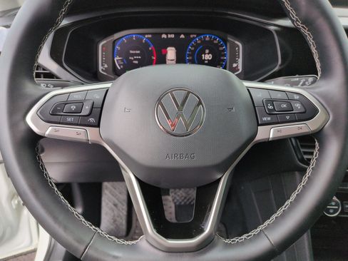 Used 2022 Volkswagen Taos SEL image 14