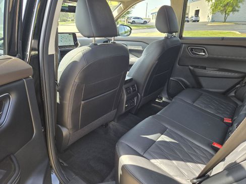 Used 2023 Nissan Rogue Platinum w/ Platinum Premium Package AWD/4WD image 26