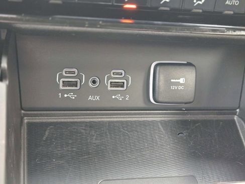 Used 2023 Jeep Grand Cherokee Laredo w/ Luxury Tech Group I image 28