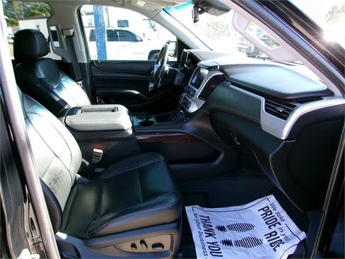 Used 2019 GMC Yukon XL SLT w/ Premium Edition image 11