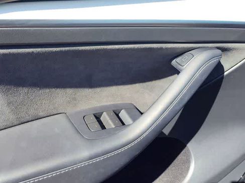 Used 2023 Tesla Model Y Long Range image 14