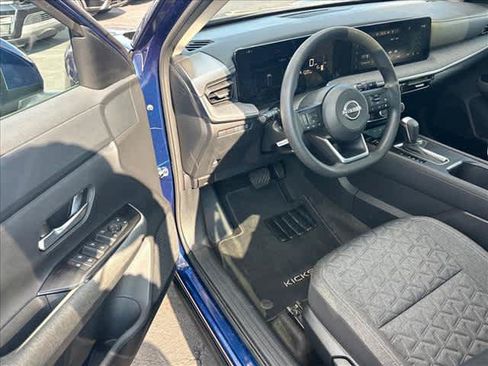 Certified 2025 Nissan Kicks SV w/ SV Premium Package FWD image 12