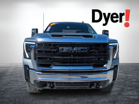 Used 2024 GMC Sierra 3500 Pro w/ Convenience Package image 9