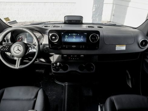 Used 2026 Mercedes-Benz Sprinter 2500 image 18
