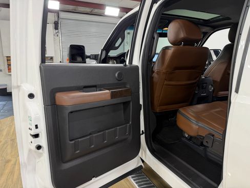Used 2015 Ford F250 Platinum w/ FX4 Off-Road Package AWD/4WD image 15
