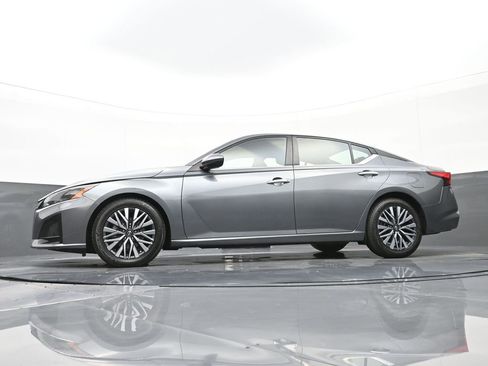 Used 2023 Nissan Altima 2.5 SV image 37
