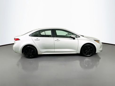 Used 2024 Toyota Corolla LE FWD image 4