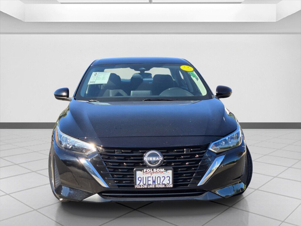 Used 2025 Nissan Sentra SV w/ All-Weather Package FWD image 2