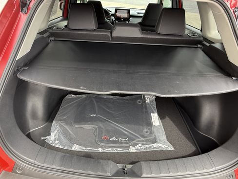 Certified 2024 Toyota Corolla Cross LE w/ Moonroof Package FWD image 19
