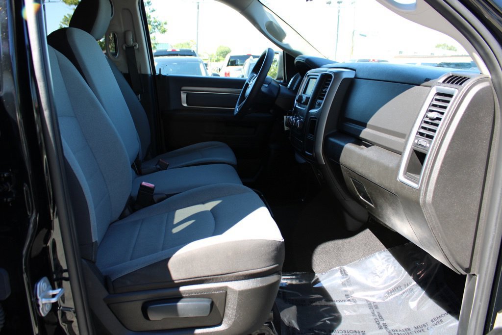 Used 2022 RAM 1500 Classic SLT AWD/4WD image 10