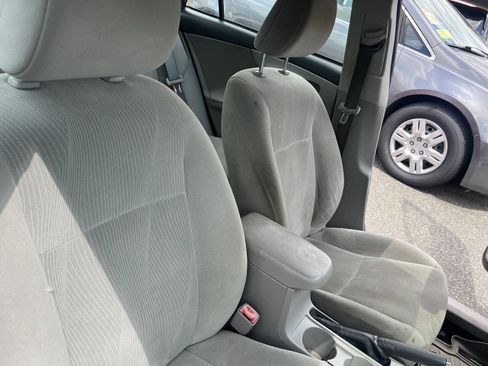 Used 2012 Toyota Corolla LE FWD image 14
