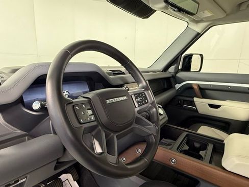Used 2024 Land Rover Defender 110 X-Dynamic SE image 15