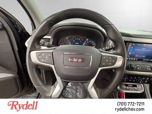 Used 2023 GMC Acadia SLE w/ Driver Convenience Package image 13