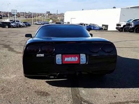 Used 2004 Chevrolet Corvette Coupe image 7