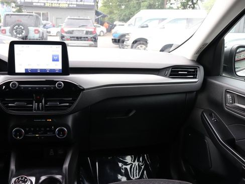 Used 2025 Ford Escape Active AWD/4WD image 18