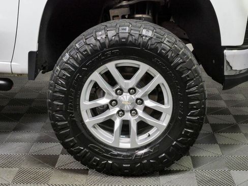 Certified 2021 Chevrolet Silverado 1500 LT w/ Z71 Off-Road Package AWD/4WD image 35