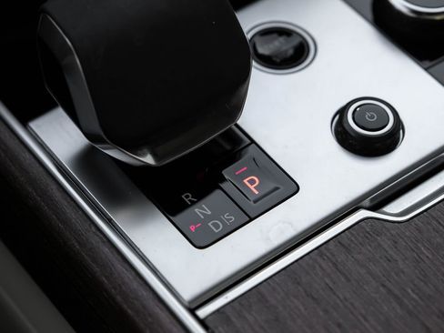 Used 2023 Land Rover Range Rover SE image 27