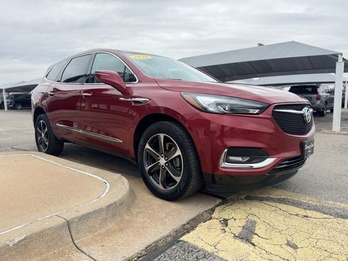 Used 2020 Buick Enclave Essence w/ Sport Touring Edition image 3