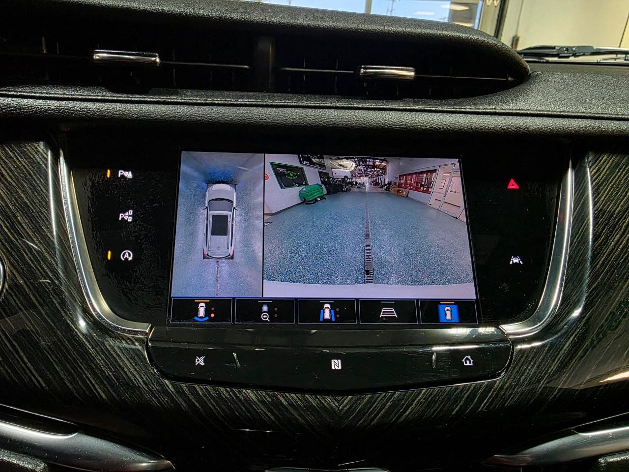 Used 2021 Cadillac XT6 Premium Luxury AWD/4WD image 35