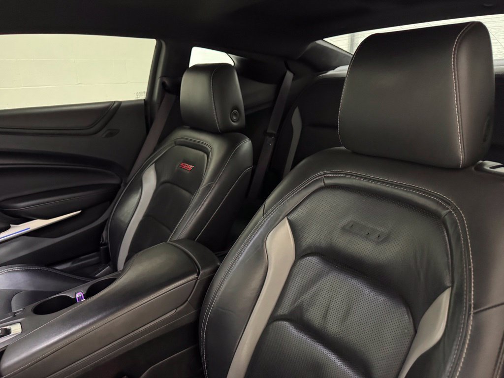 Used 2017 Chevrolet Camaro SS RWD image 12