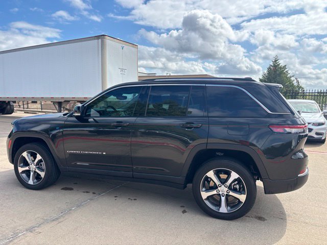 Used 2023 Jeep Grand Cherokee 4WD 4xe image 8