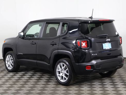 Used 2023 Jeep Renegade Latitude AWD/4WD image 8