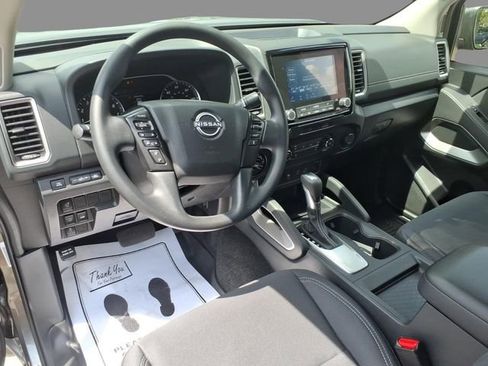 Used 2022 Nissan Frontier SV w/ Technology Package AWD/4WD image 5