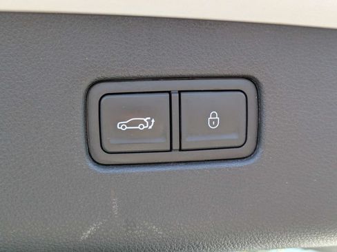 Used 2025 Genesis GV70 2.5T AWD/4WD image 14