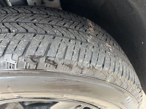 Used 2023 Chevrolet Traverse LT w/ Midnight/Sport Edition image 48