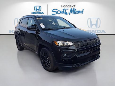 Used 2022 Jeep Compass Altitude w/ Convenience Group image 1