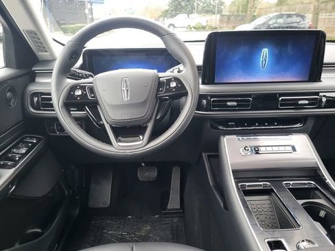 New 2026 Lincoln Aviator AWD image 14