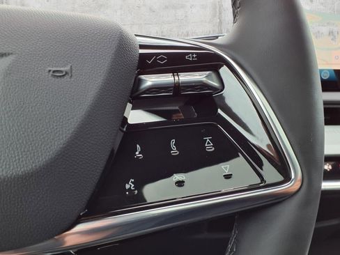 New 2025 Cadillac Optiq Sport 2 w/ LPO, Floor Liner Package image 22