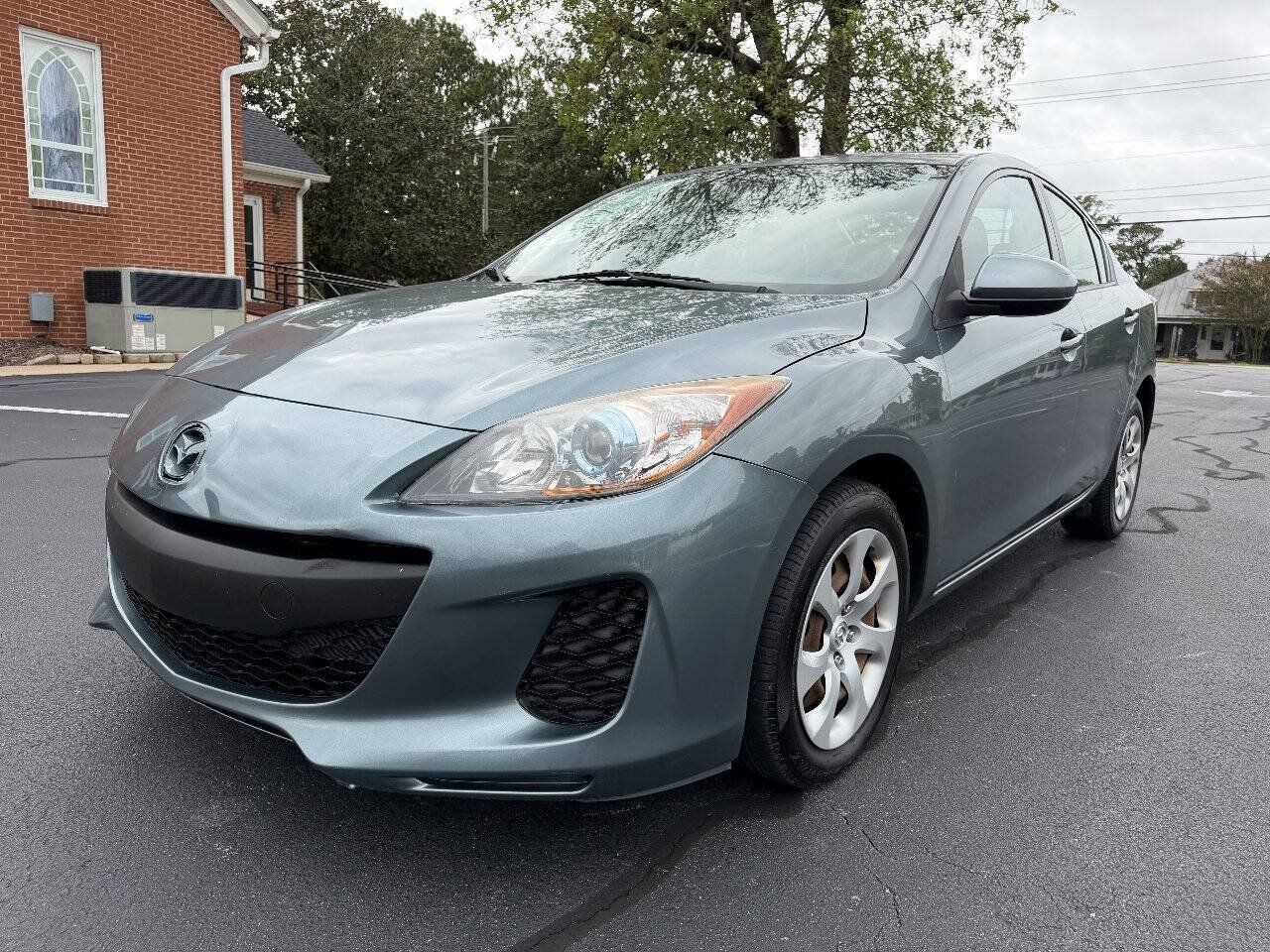 Used 2013 MAZDA MAZDA3 i Sport FWD image 2