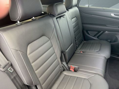 New 2026 Volkswagen Atlas Cross Sport SEL R-Line image 30