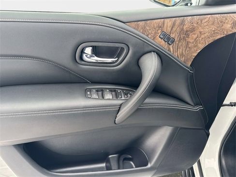 Used 2021 INFINITI QX80 Premium Select w/ All-Season Package image 17